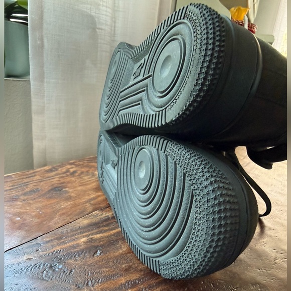 Nike x Billie Eilish Air Force 1 High '07 SP - Picture 9 of 10